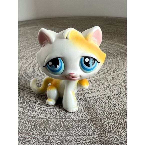 Littlest Petshop LPS Yellow and White Kitten Cat #52 2004 *Read - Picture 1 of 5